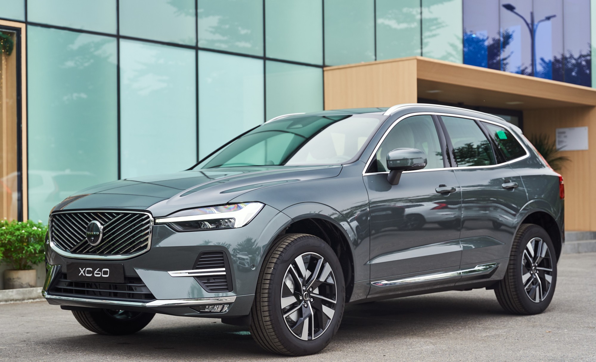 Volvo XC60 Ultra 2026 | Giá Lăn Bánh & Thông Số Kỹ Thuật